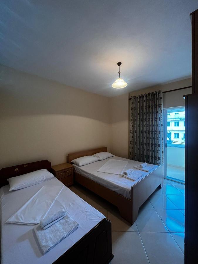 City Center Apartment Saranda Luaran gambar
