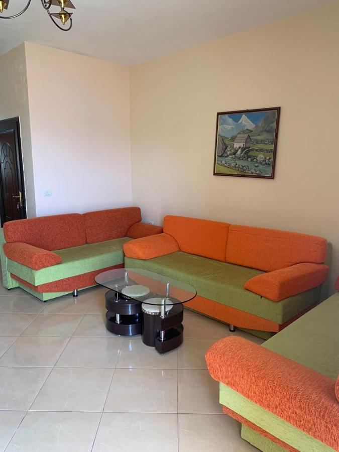 City Center Apartment Saranda Luaran gambar