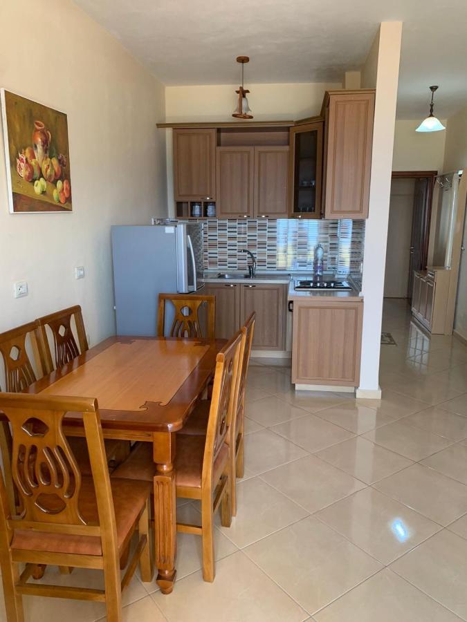 City Center Apartment Saranda Luaran gambar