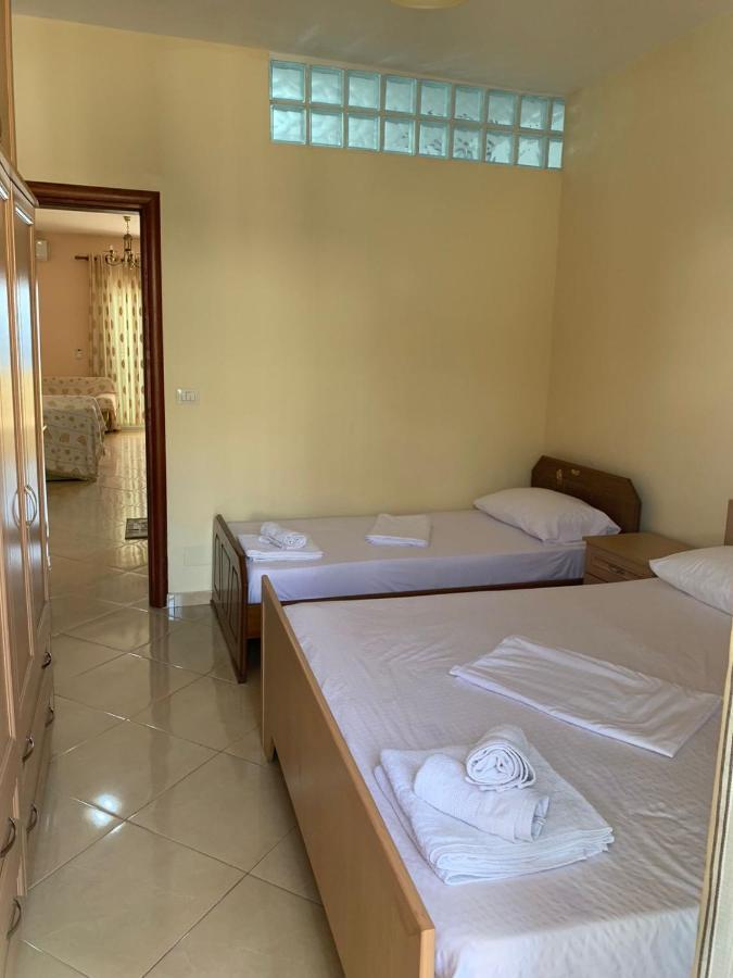 City Center Apartment Saranda Luaran gambar