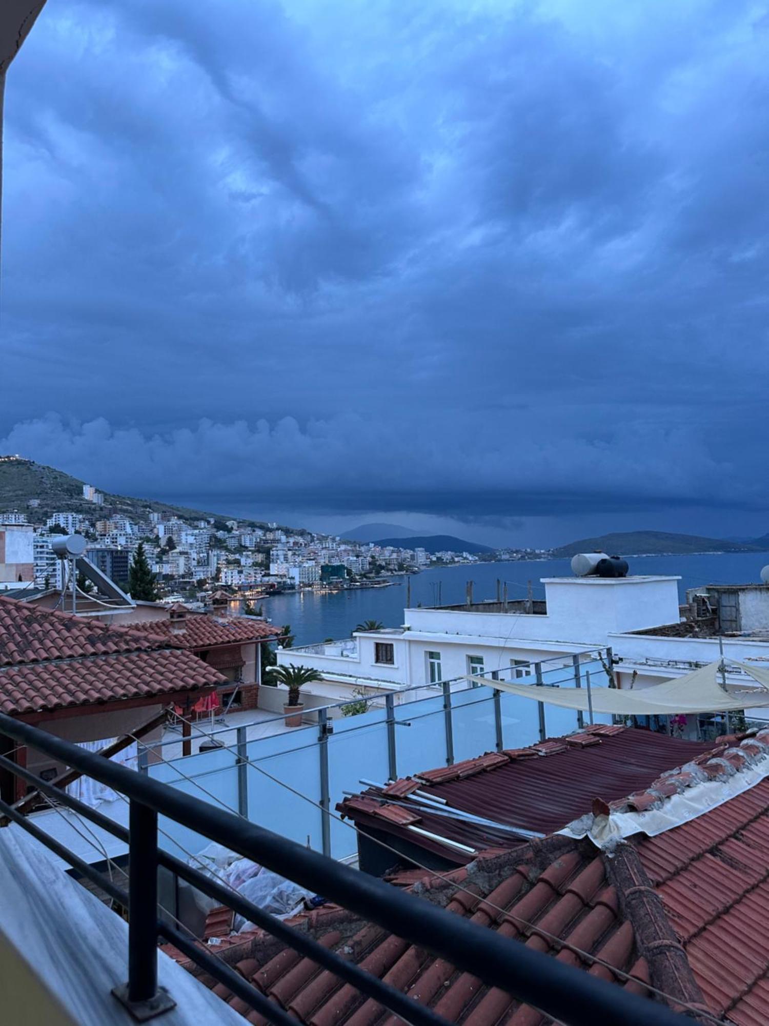 City Center Apartment Saranda Luaran gambar